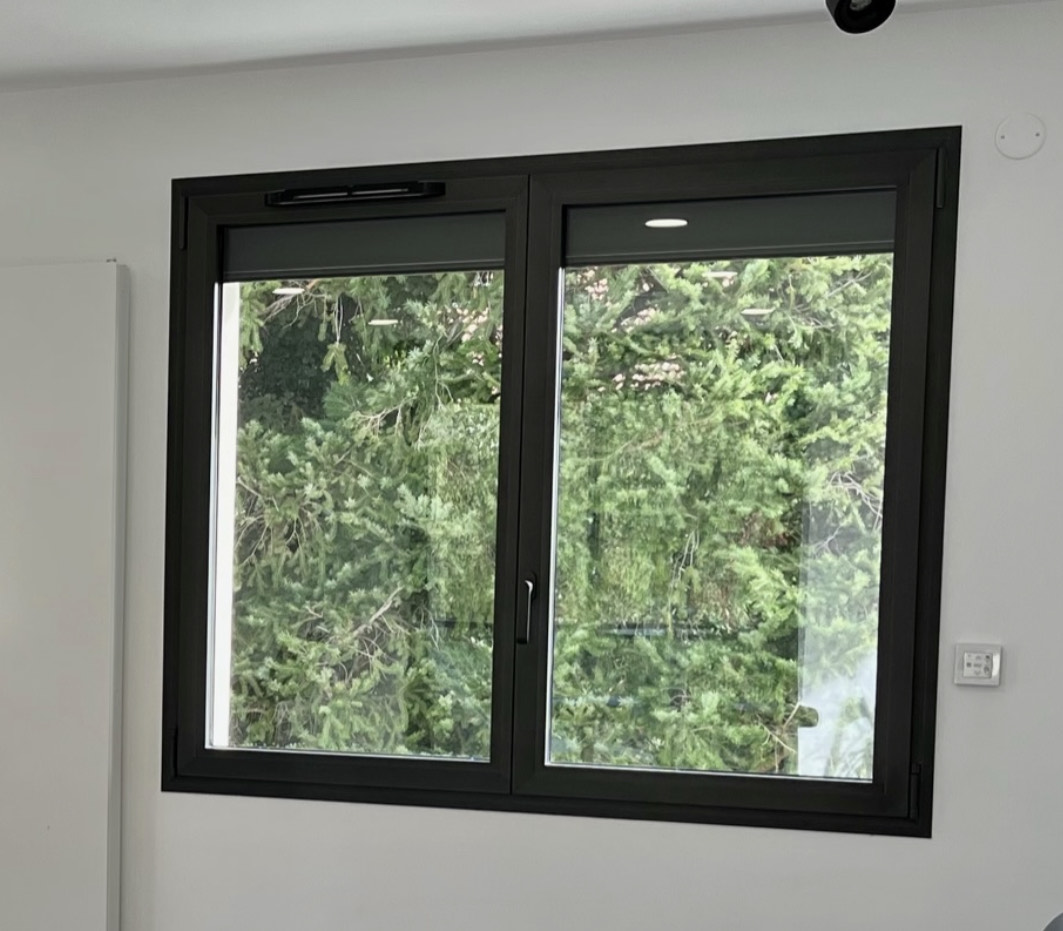 Caractéristiques des fenêtres en aluminium par a2b concept decouvrez l'ensemble des caractéristiques et options de nos fenêtres alu