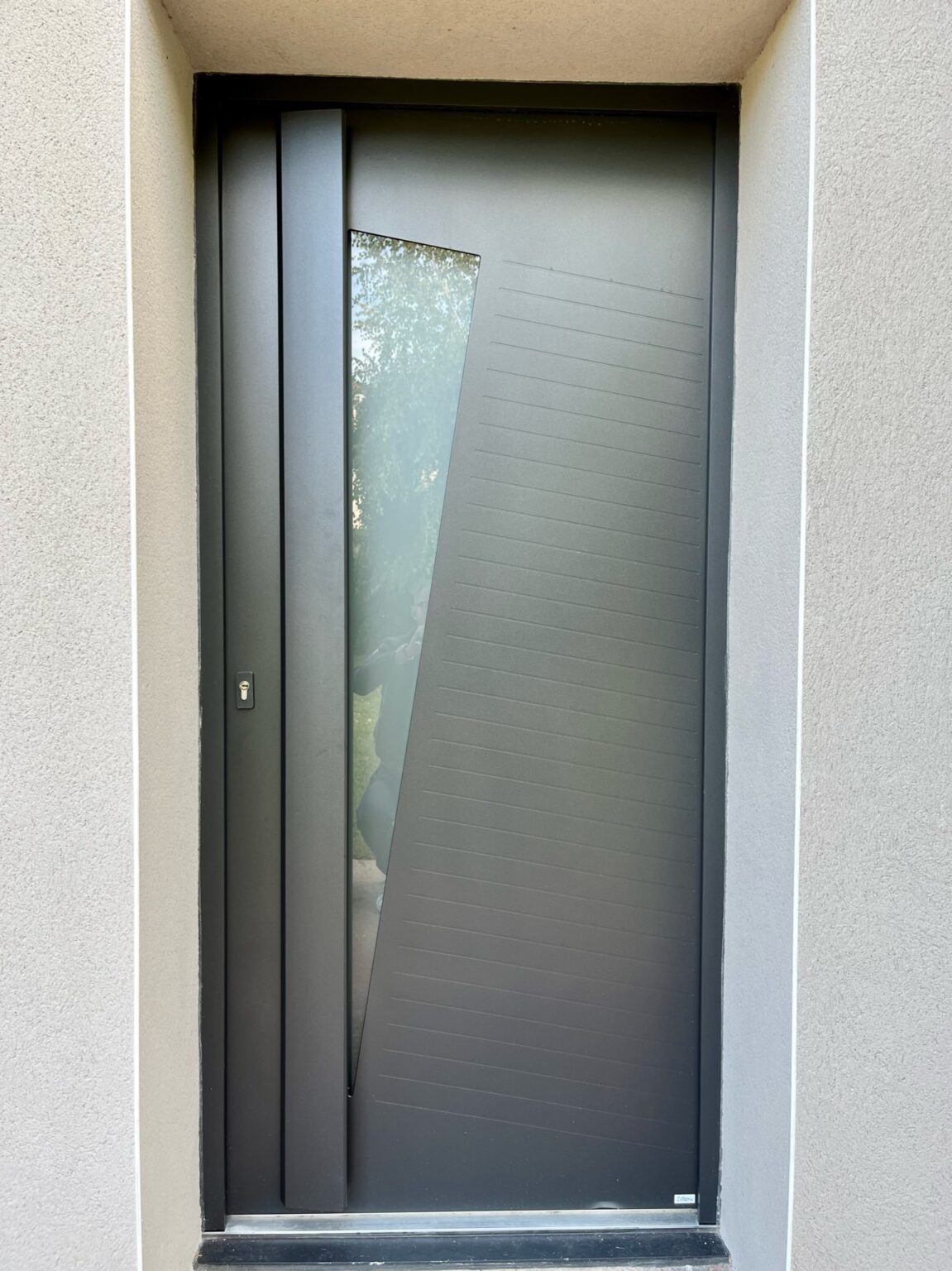 Communay : Porte d’entrée aluminium par A2B Concept