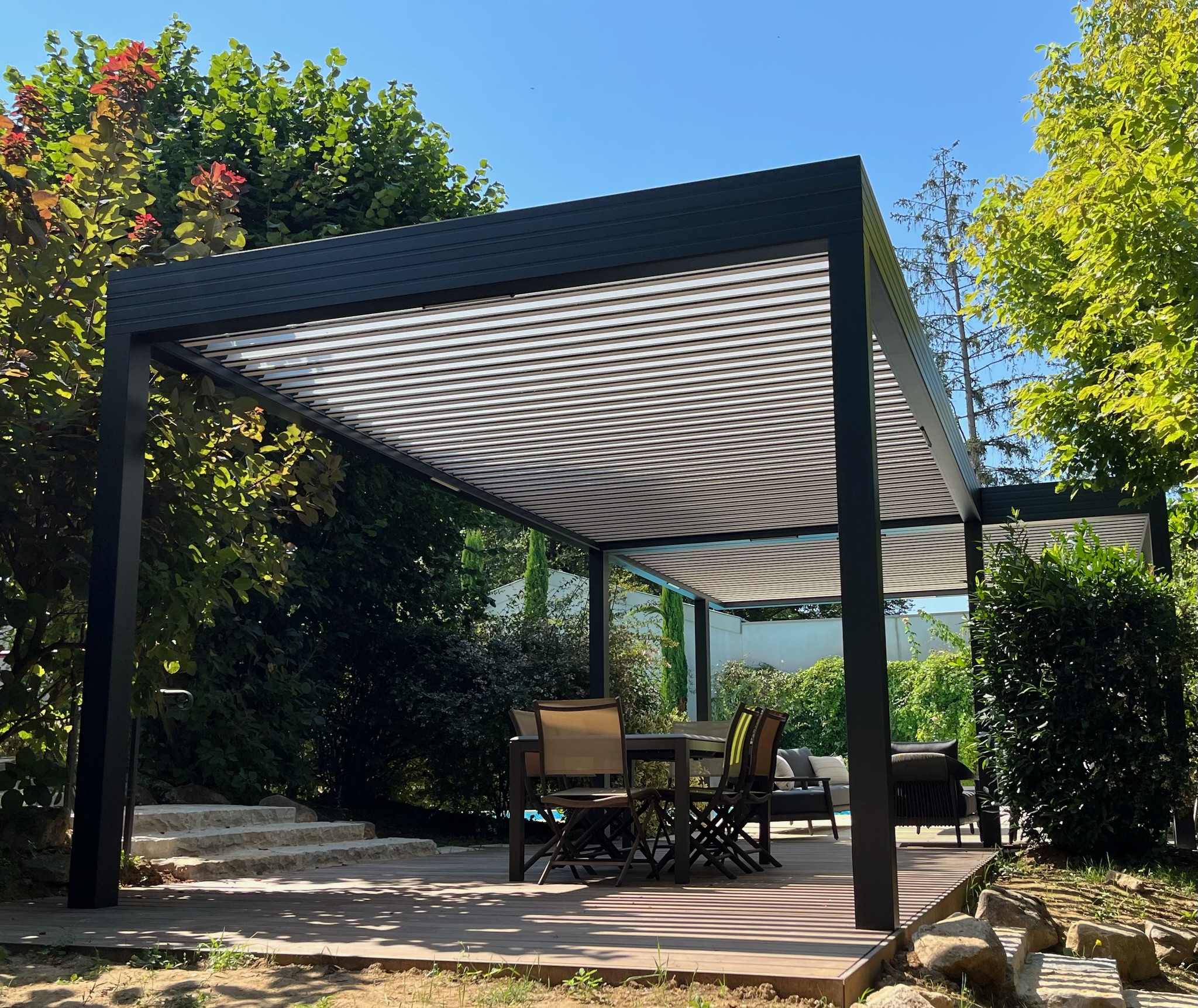 Pergola sur mesure fabriqué et posé par A2B Concept