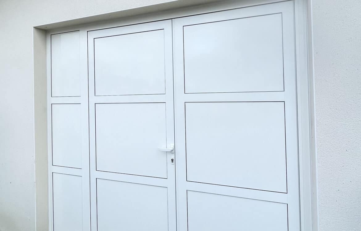 Rénovation et Installation d'une Porte de Garage à Chaponost par a2b concept