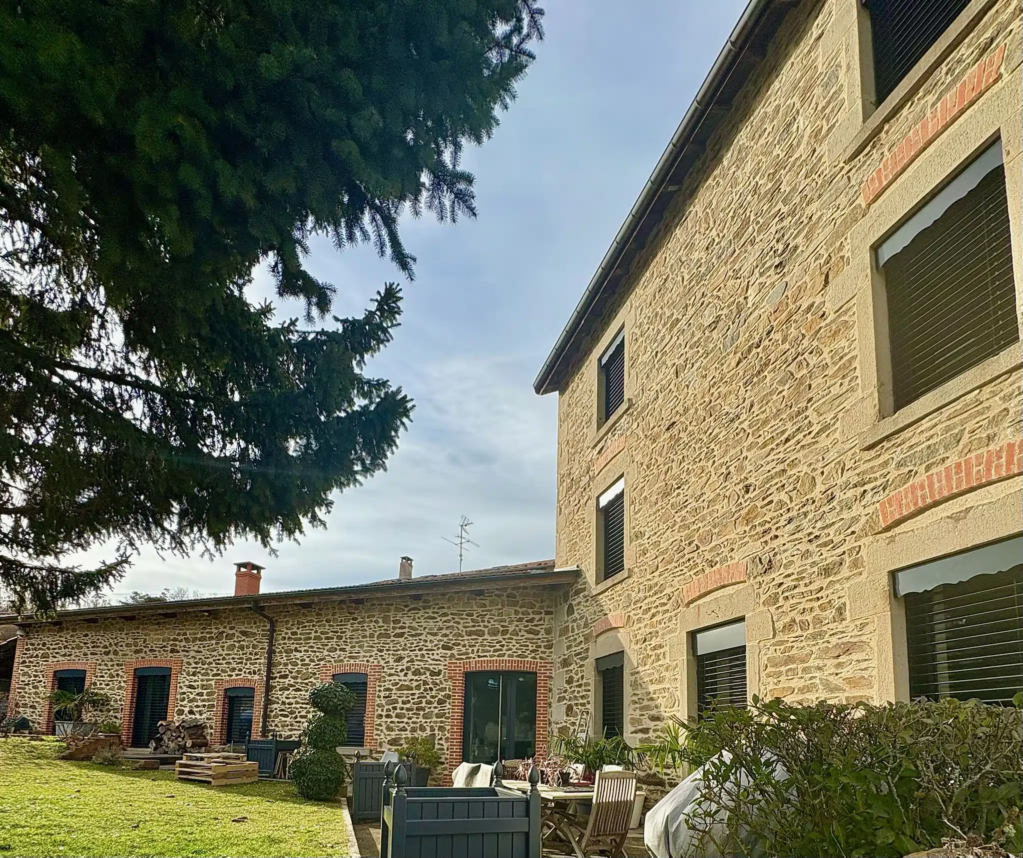 Rénovation Complète des Menuiseries à Saint-Martin-en-Haut