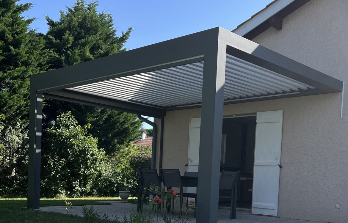 Pergola Bioclimatique Adossée à Millery