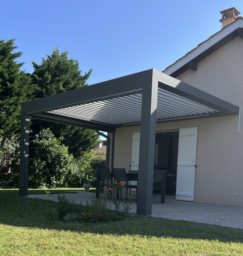 Pergola Bioclimatique Adossée à Millery
