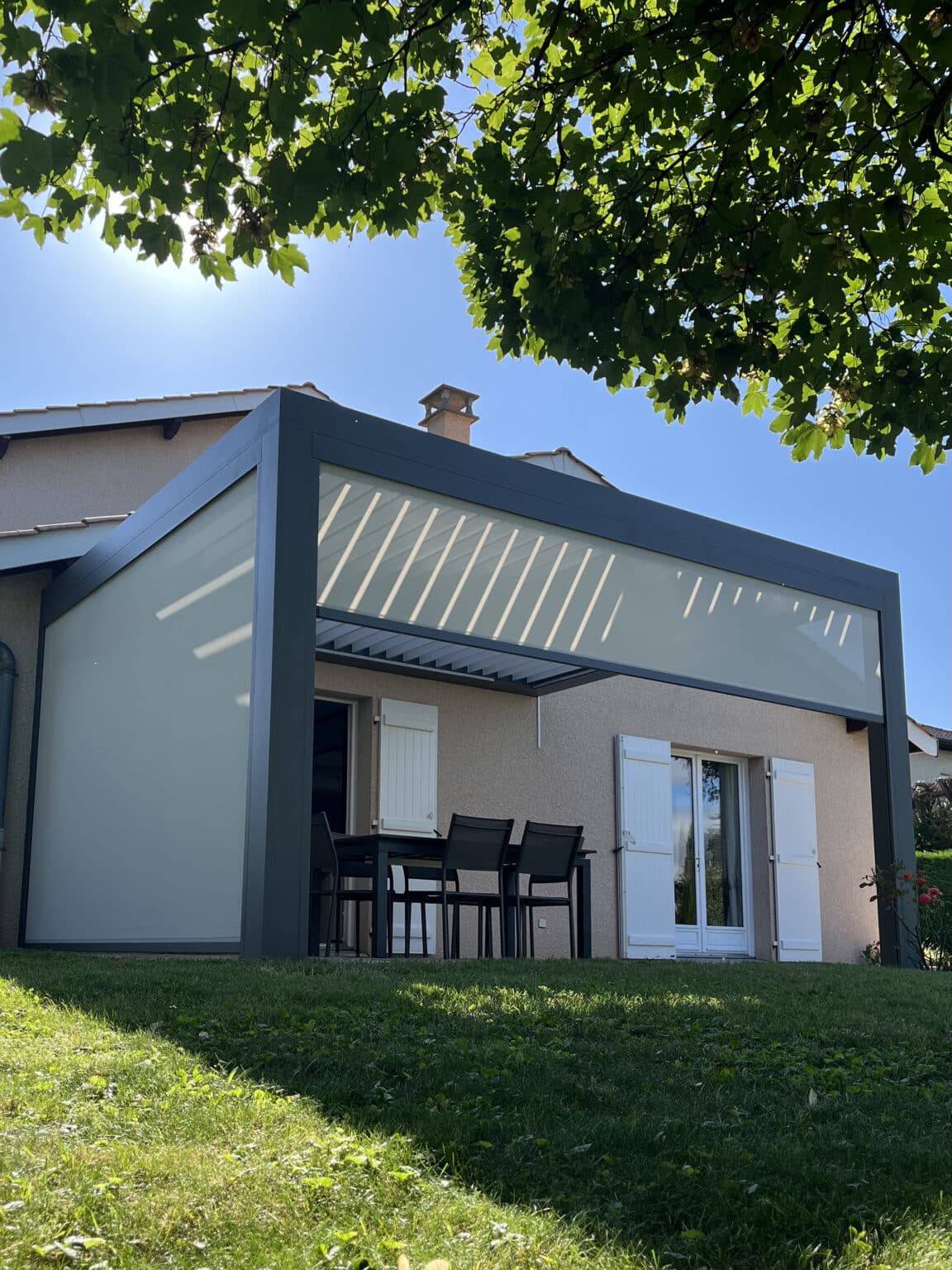 Pergola Bioclimatique Adossée à Millery