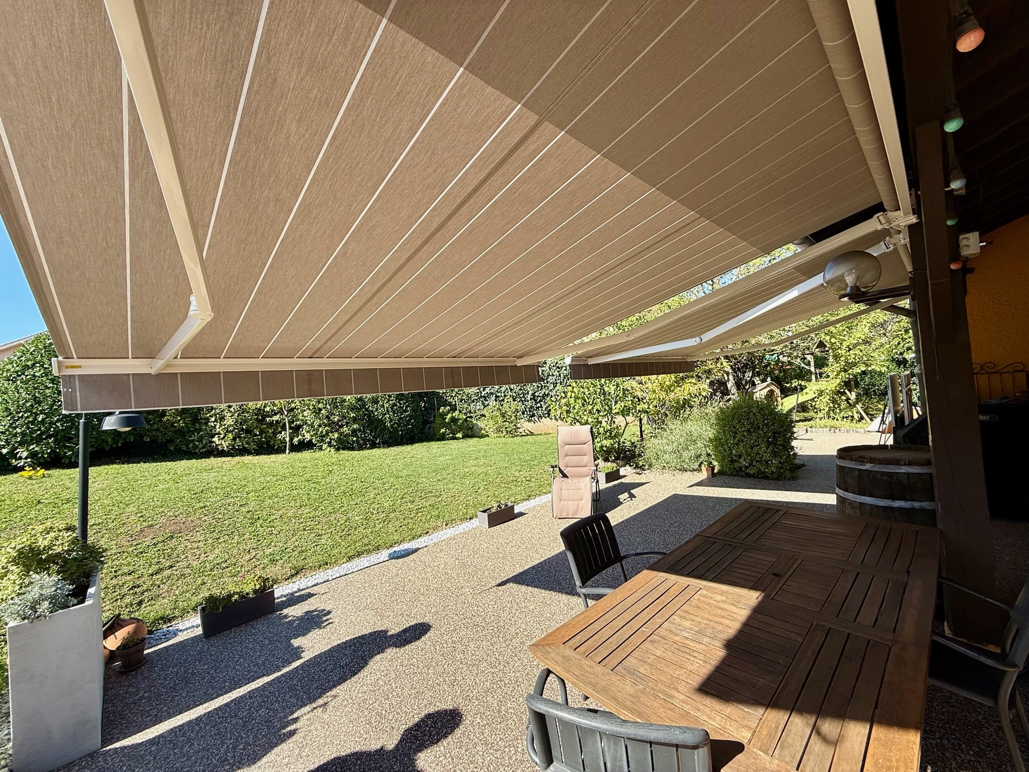 Installation d’un Store Banne Motorisé à Charly