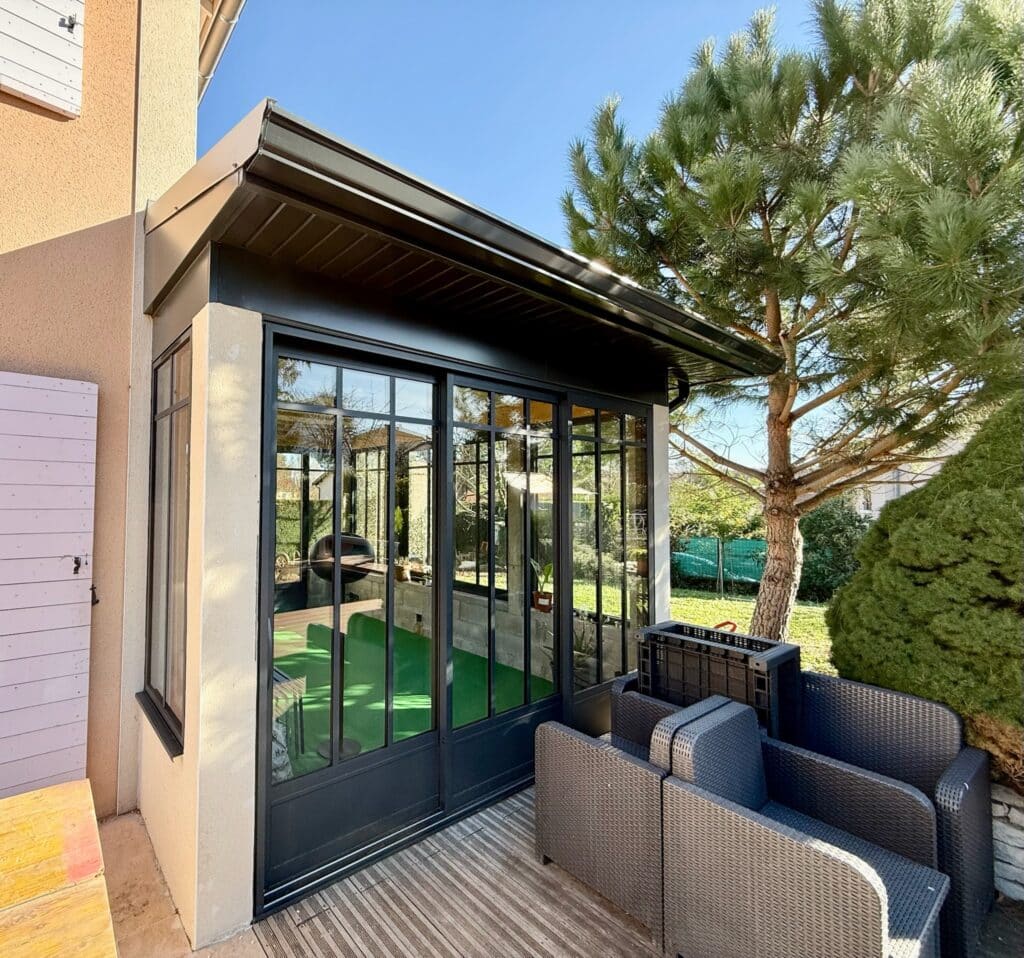 Menuiseries Esprit Atelier et Extension Ossature Bois à Saint-Genis-Laval