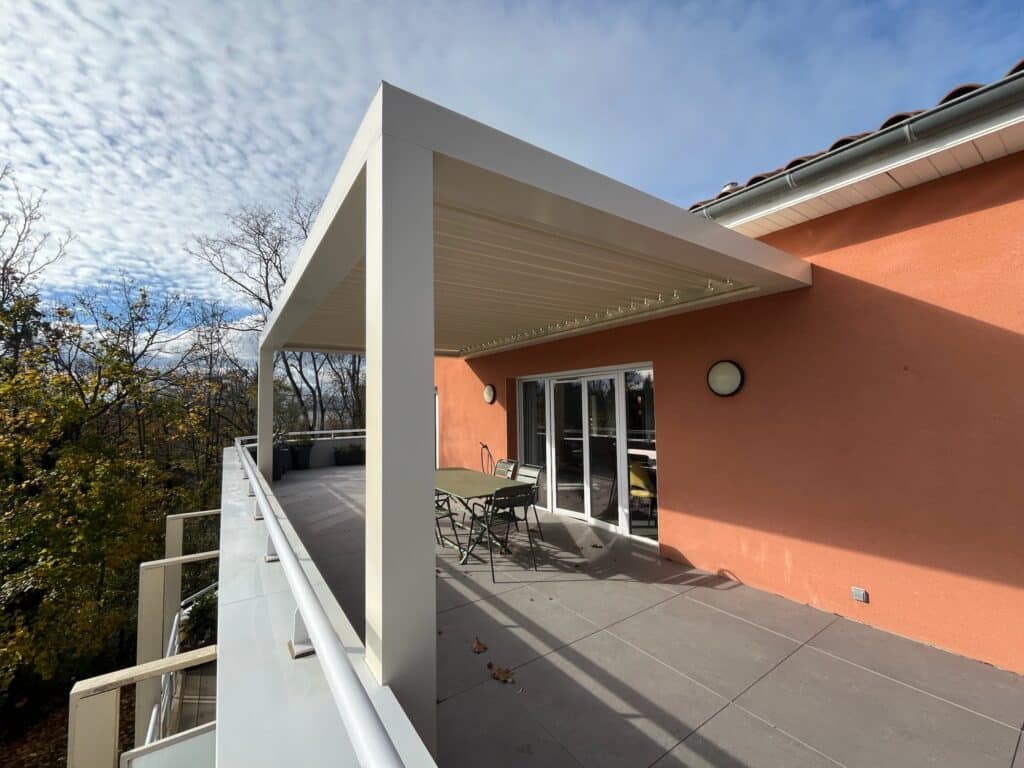 Pergola bioclimatique toit-terrasse 7ème étage A2B Concept