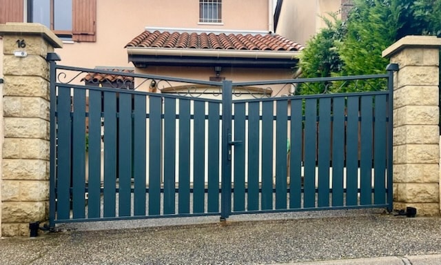 Rénovation portail acier avec lames aluminium a2b concept