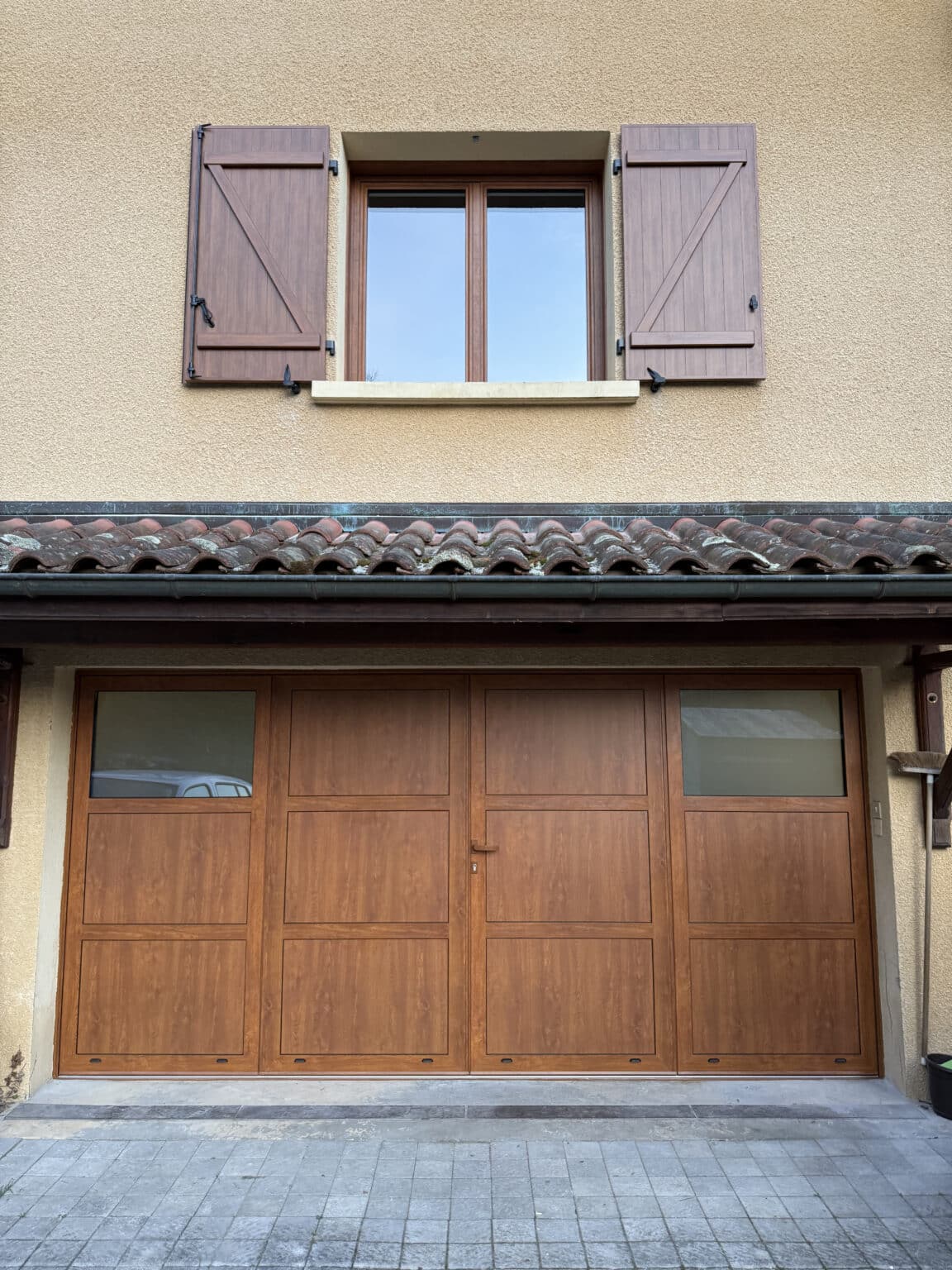 Remplacement porte de garage à Brignais chez A2BCONCEPT