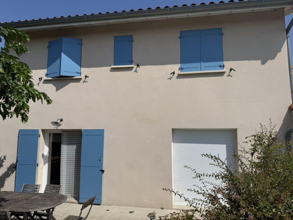 Remplacement de 4 volets bois par des volets battants aluminium à Montagny