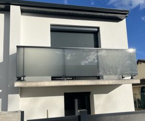 Meyzieu : Installation de Garde-Corps en Aluminium Vitré par A2B Concept