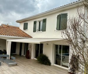 Store Banne Coffre Motorisé à Vourles
